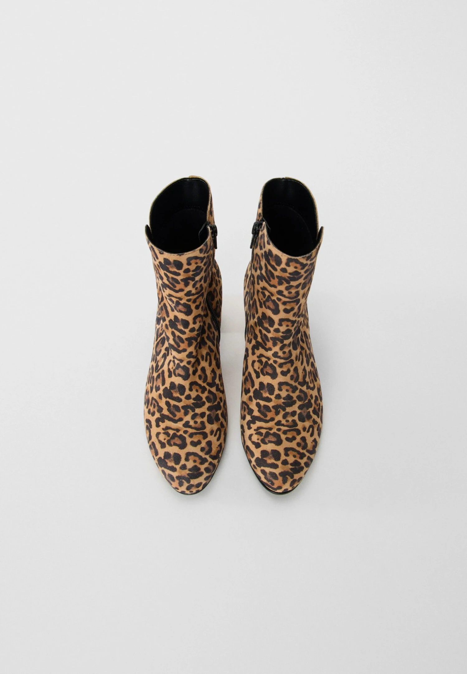 Gabor Classic Ankle Boots - Natur 4 Gabor Classic Ankle Boots - Natur - Image 4