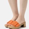 Gabor Comfort Clogs - Carrot