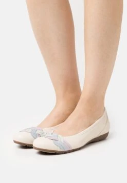Gabor Ballet Pumps - Panna