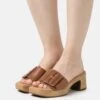 Gabor Comfort Clogs - Camel